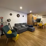 B&c House