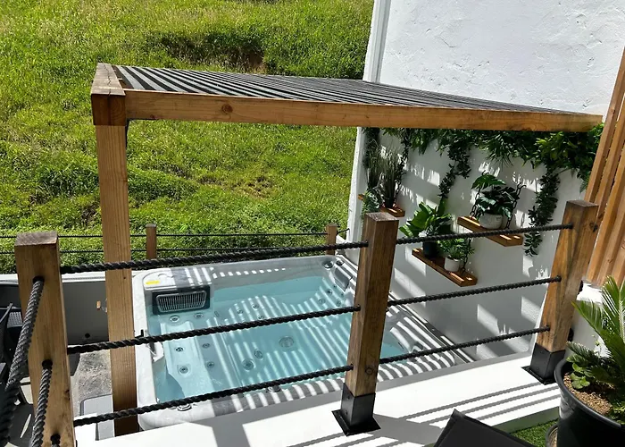 B&c House Furnas (Azores)