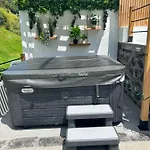 B&c House