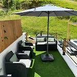 B&c House
