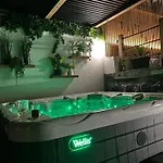 B&c House * פורנס