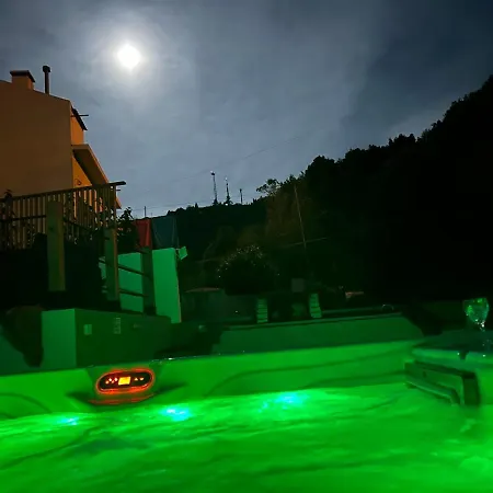B&c Furnas House Holiday home *