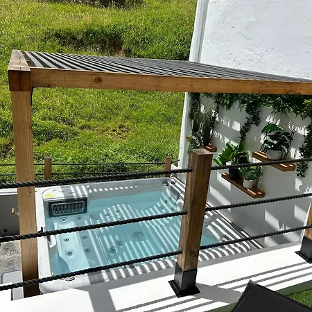 B&c House Furnas (Azores)