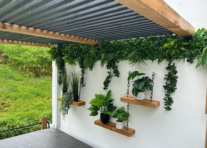 B&c House Furnas (Azores)